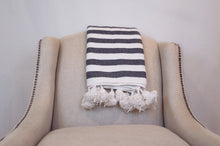 Load image into Gallery viewer, Pom Blanket
