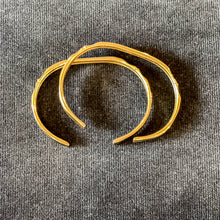 Load image into Gallery viewer, Bamboo Spread Cuff
